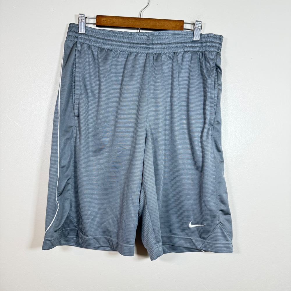 Nike Basketball Dri-FIT Textured Mesh Athletic Shorts Size Medium Grey
